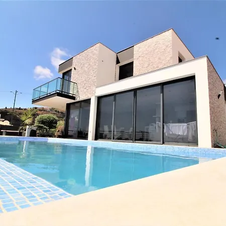 Plaza With Private Pool Holiday home Calheta (Madeira)